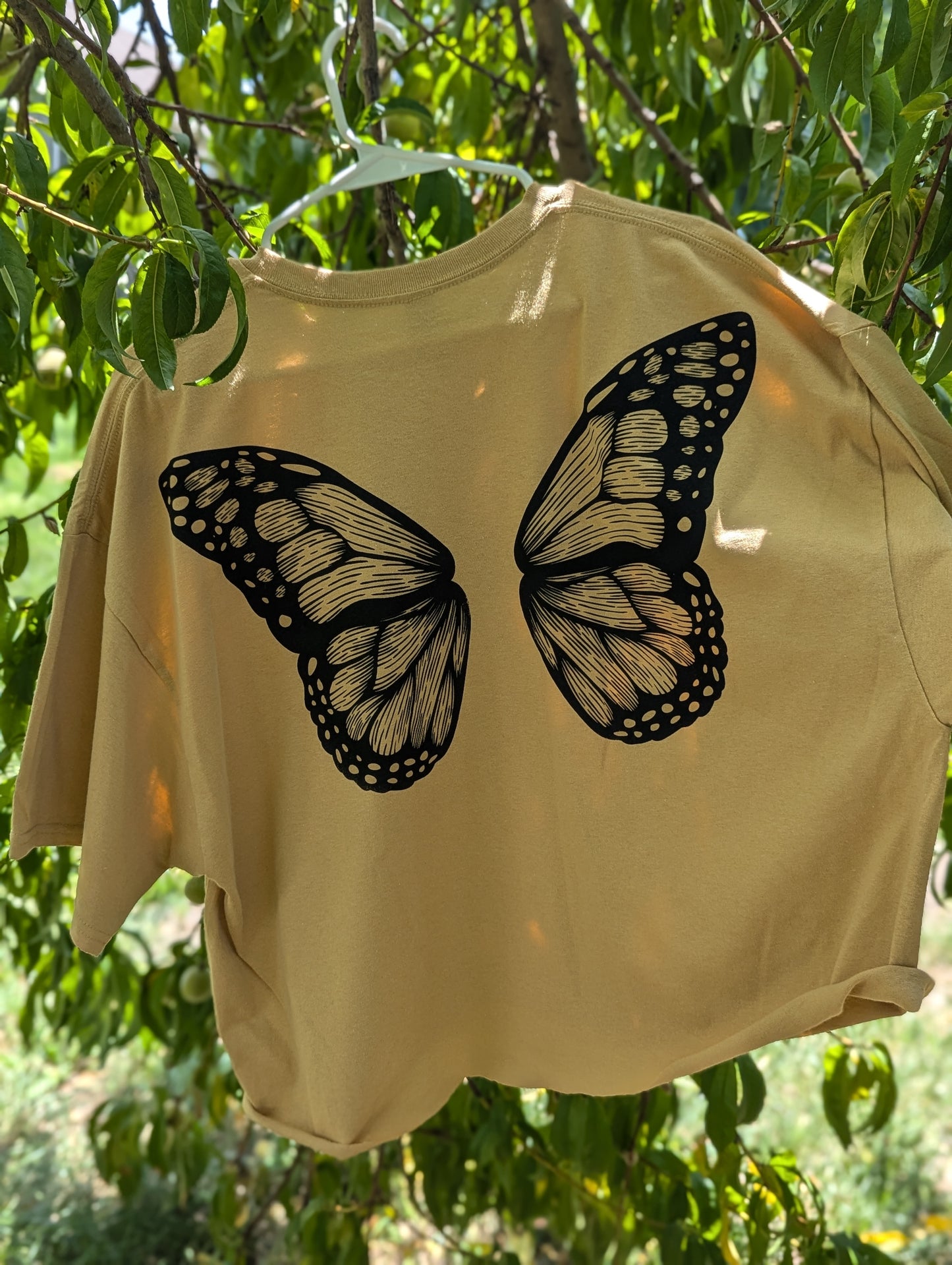 Monarch Wings Cropped T-shirt
